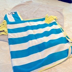Pottery Barn Kids Hooded “Dr Seuss” Blue Fish towel   Super cute and fun !!!